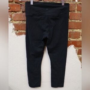 Athleta black cropped legging Size Small